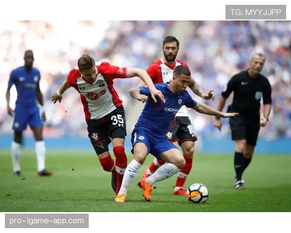 切尔西球员众多却难成整体，阵容磨合与战术适配问题逐步显现