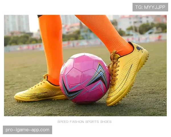 足球比赛对球鞋有哪些明确规定？