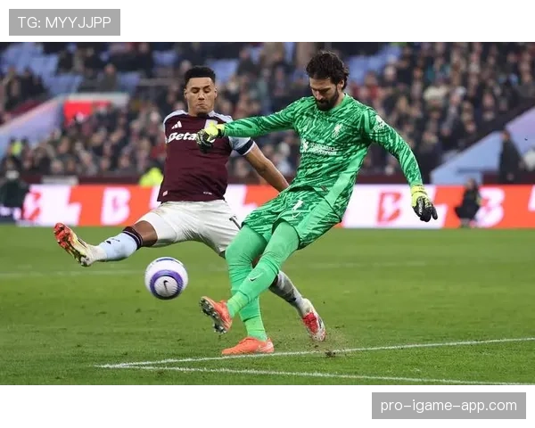 门将持球超6秒不判犯规？规则如何界定“控制球”与“拖延时间”