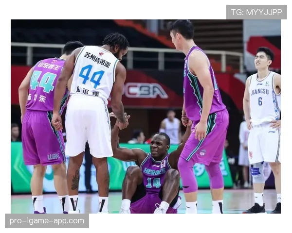 山东泰山关键战屡屡崩盘，防守稳定性与抗压能力面临严峻考验